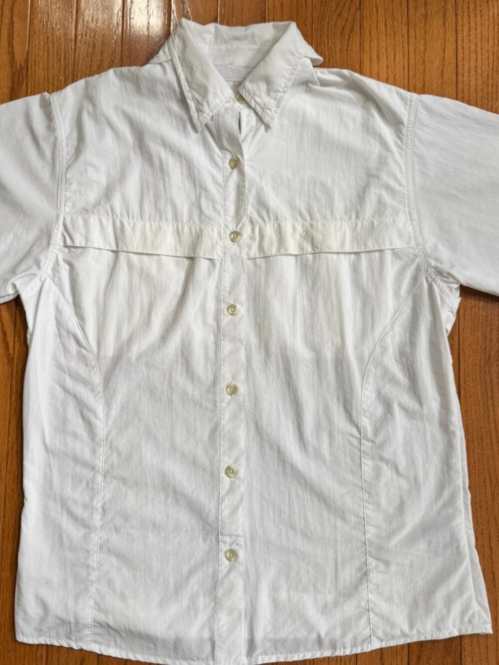 White Performance Fishing Shirt – Men’s Small (Fits Women’s Medium)